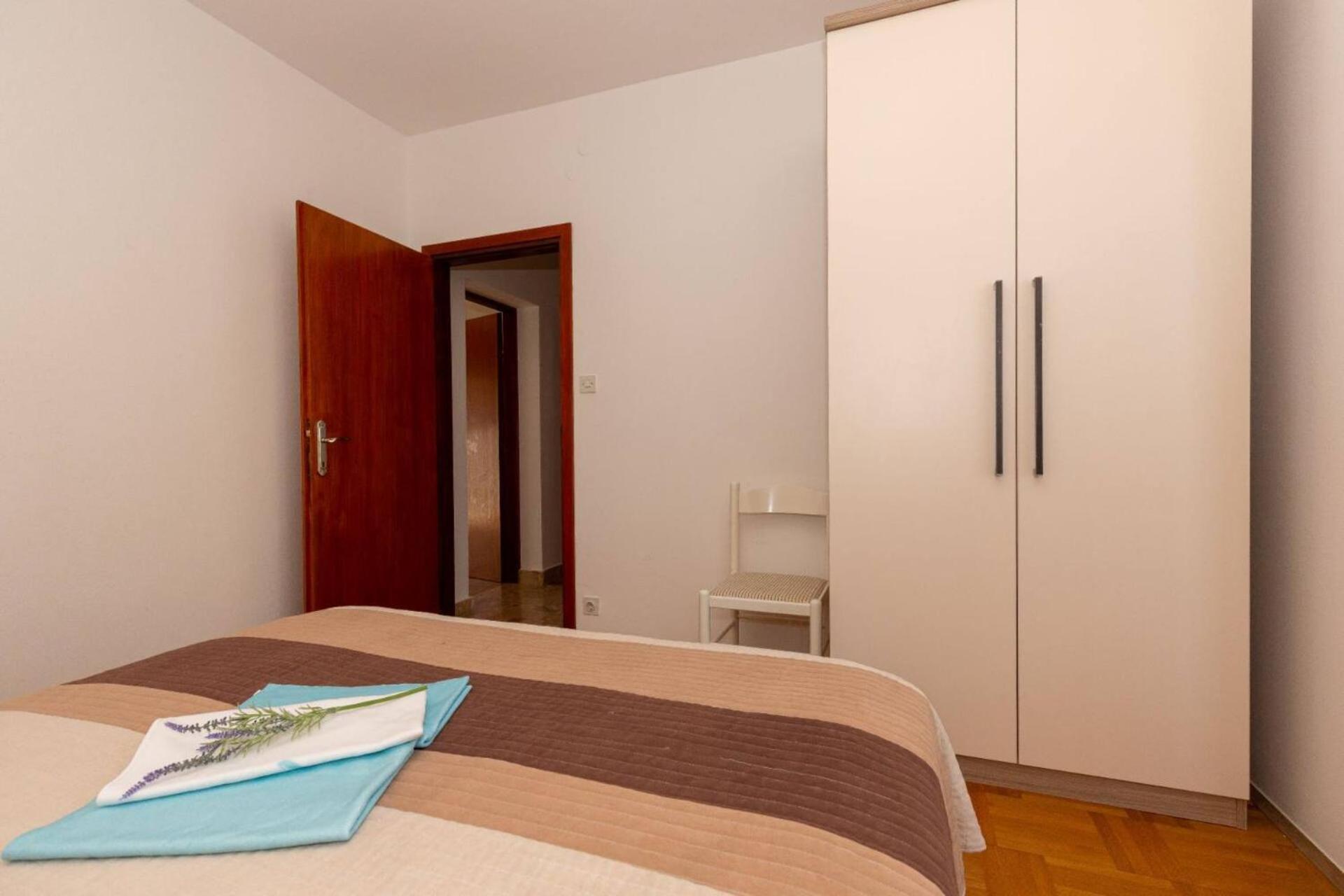 Three Bedroom Apartment In Biograd 比奥格勒·纳·莫鲁 外观 照片
